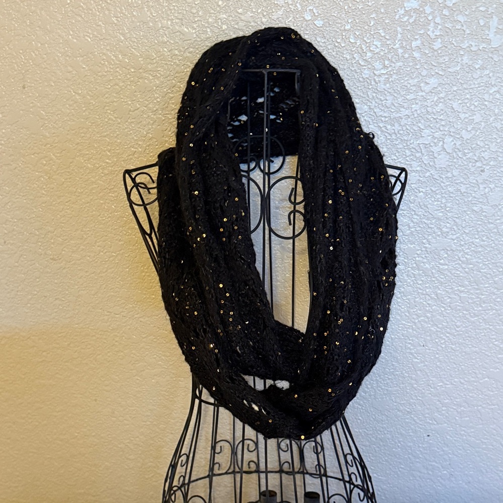 Elegant Black and Gold Women's Scarf